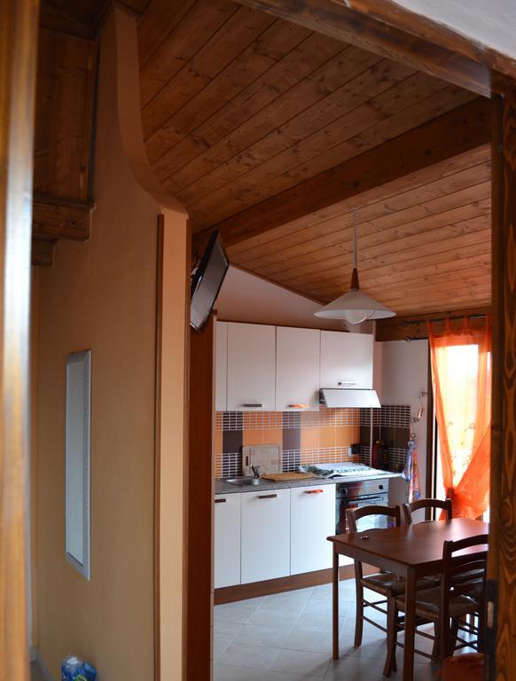 Apartments Mimose Badesi Δωμάτιο φωτογραφία