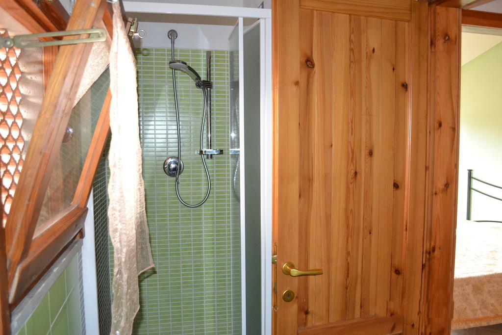 Apartments Mimose Badesi Δωμάτιο φωτογραφία